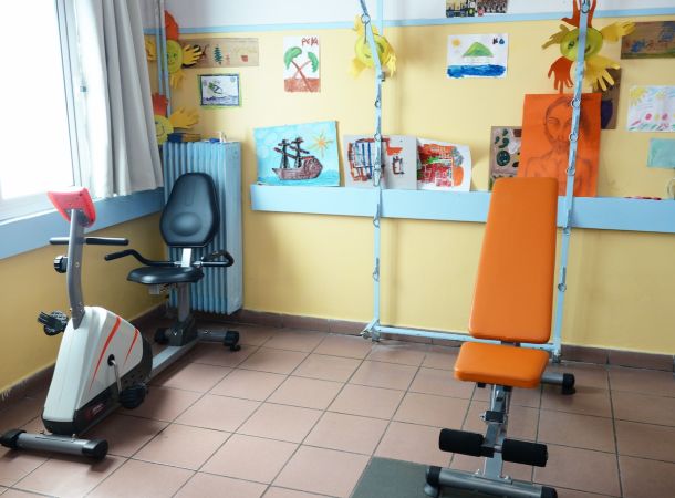 Κοινόχρηστοι χώρο Ψυχιατρική Κλινική Λυράκου Κάθε τμήμα διαθέτει δικό του καθιστικό-σαλόνι & τραπεζαρία
